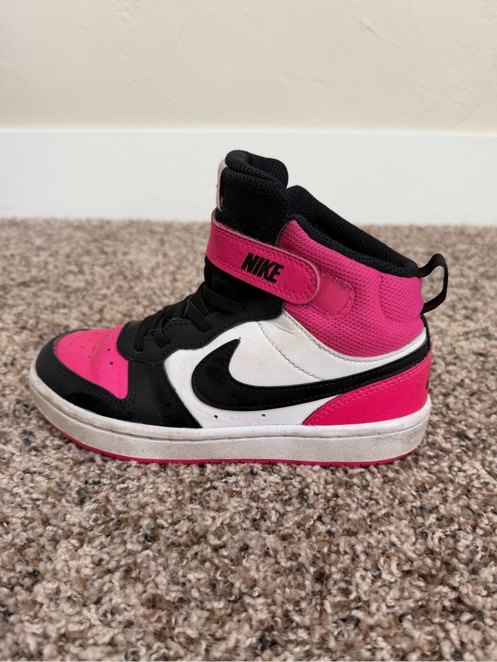 Nike Court Mid 2 Little Kids Shoes in Pink & Black, size 1
